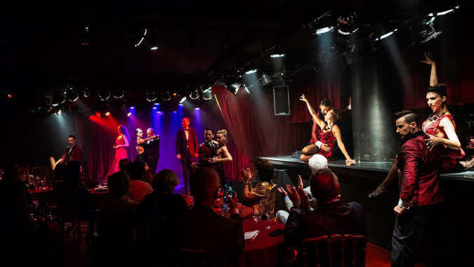 Vivez le réveillon du Nouvel An avec l'un des spectacles les plus exclusifs de Buenos Aires : le Rojo Tango Show !