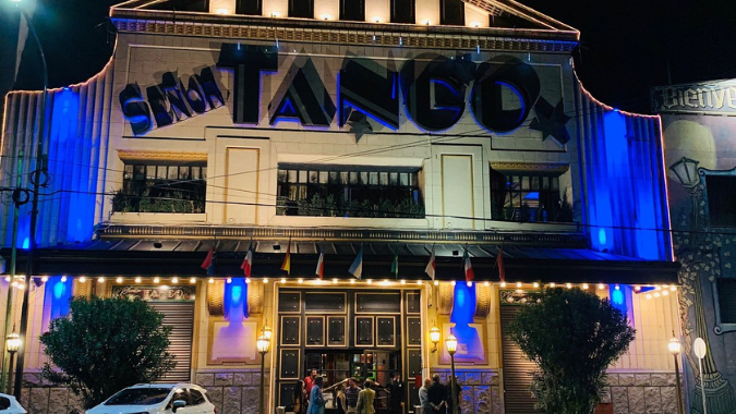 Prepare-se para conhecer uma das melhores casas de tango de Buenos Aires, o Señor Tango está esperando por você com seu melhor show!