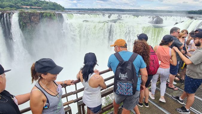 Reach the famous waterfall known as La Garganta del Diablo (Devil's Throat)!