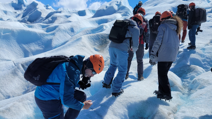 The intensive minitrekking on the Perito Moreno Glacier is ideal for adventurers with good physical capacity, do you dare?