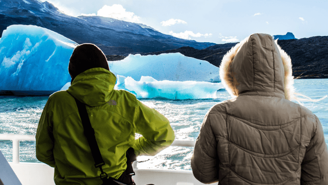 Embark on the Todo Glaciares boat excursion in Calafate and sail on a catamaran on Lake Argentino!