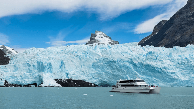 Enjoy El Calafate in a 360 immersive experience and experience the best of Patagonia!