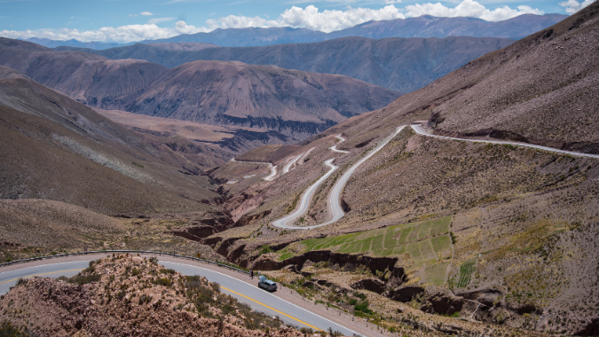 See the beautiful views of Jujuy that you will have during your trip to Salinas Grandes!