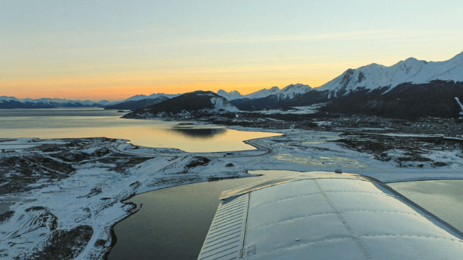 Fly over Ushuaia with this 30 minutes or 1 hour tour, enjoy the land of the end of the world, the city and its surroundings!