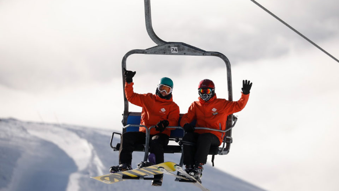 Amusez-vous dans la station de ski la plus célèbre de Patagonie, Cerro Catedral !