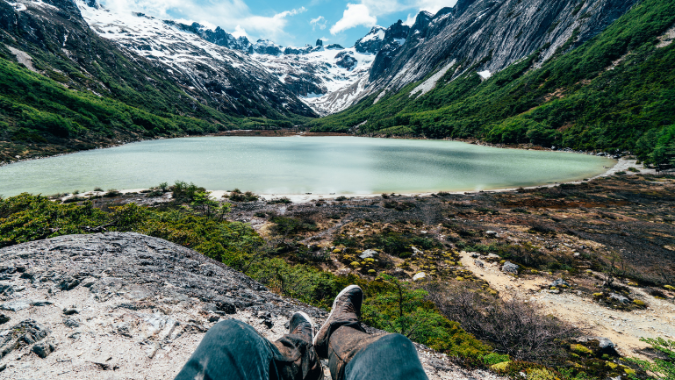 Travel to Ushuaia and tour the land of the end of the world with this hike to the Esmeralda Lagoon, with specialized guide!